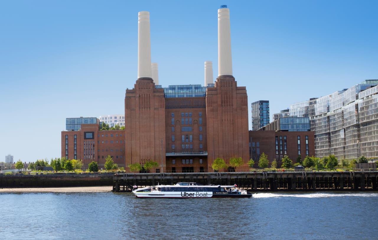 River Thames Sightseeing Hop-on Hop-off Boat Unlimited Pass by Uber Boat Thames Clippers