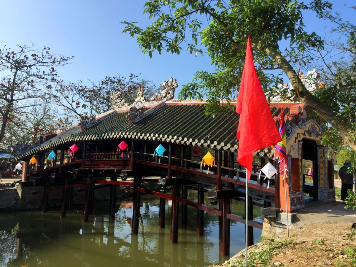 Thanh Toan Village Motorbike Tour with Cooking Class