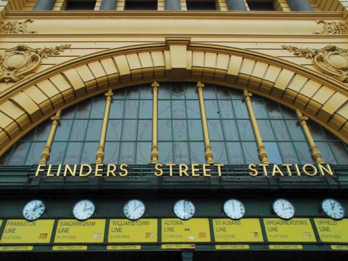 Melbourne Coach Tour with Yarra River Cruise