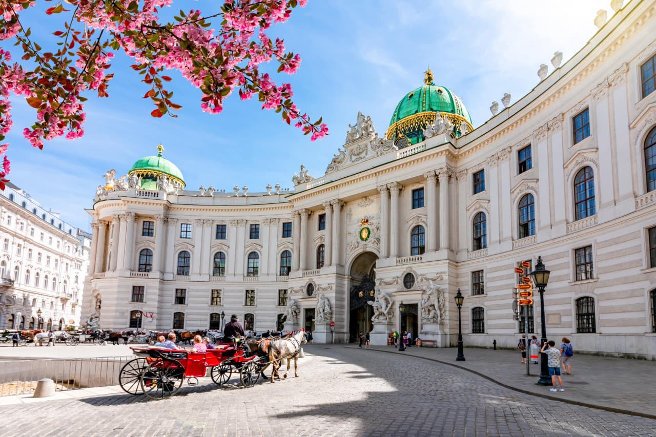 Hofburg Palace and Sisi Museum Skip-the-Line Guided Tour